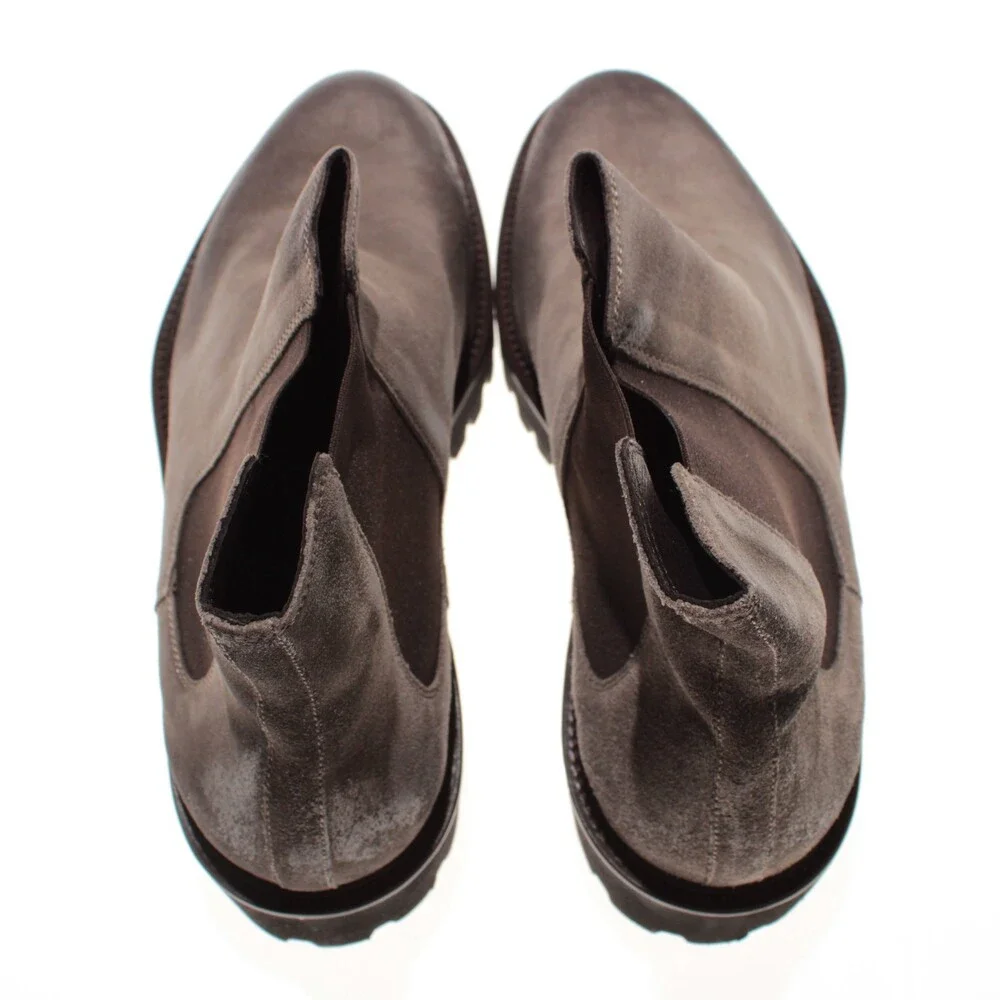Tagliatore NWB Flint Pull On Chelsea Boots Size 44 (US 11) in Brown Suede